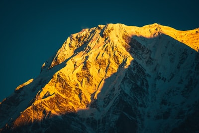 Snow mountain under the blue sky during the day
